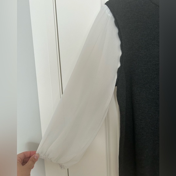 CABLE AND GAUGE sheer sleeve, GORGEOUS grey and white sweater top, L, like new - Picture 4 of 4